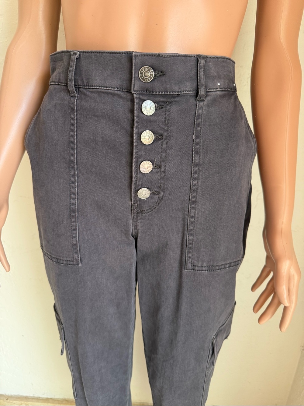Express Cargo Stretchy Pants Charcoal Gray Ankle High-Rise Women’s Size 6R - Picture 4 of 16
